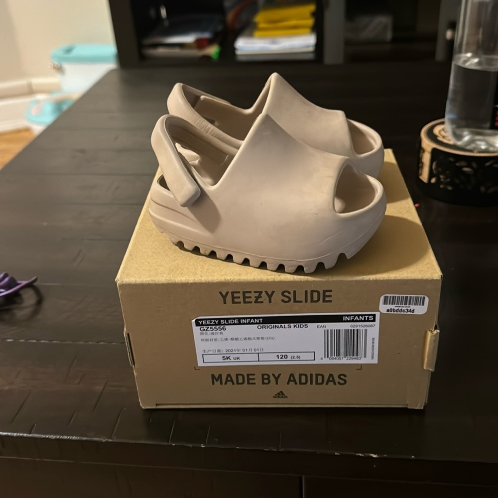 🐚infant Yeezy slides🐚